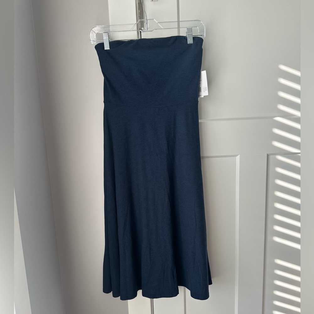 NWT BEYOND YOGA STRAPLESS DRESS Sz SMALL 94% Polyester, 6% Spandex
Lightweight